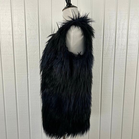 Romeo & Juliet Women Sleeveless Fuzzy Faux Fur Vest Jacket Grunge Black Small - Picture 3 of 8